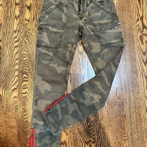 Joie Size 24 camo jeans